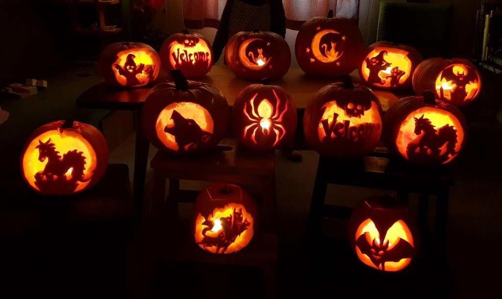 made at my pumpking carving workshop here at Dalalåven Atelier